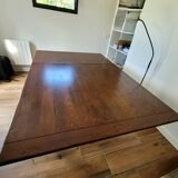 Oak table with integrated extension