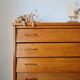 Commode Vintage Années 60 en Chêne – 4 Tiroirs Pieds compas