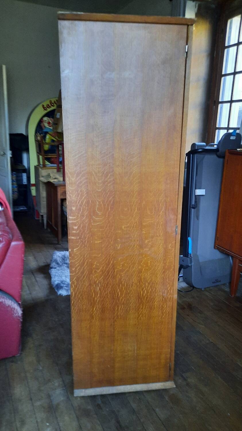 Armoire asymétrique