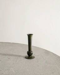 Vase en bronze patiné Graze par GAB, Suède années 1930
