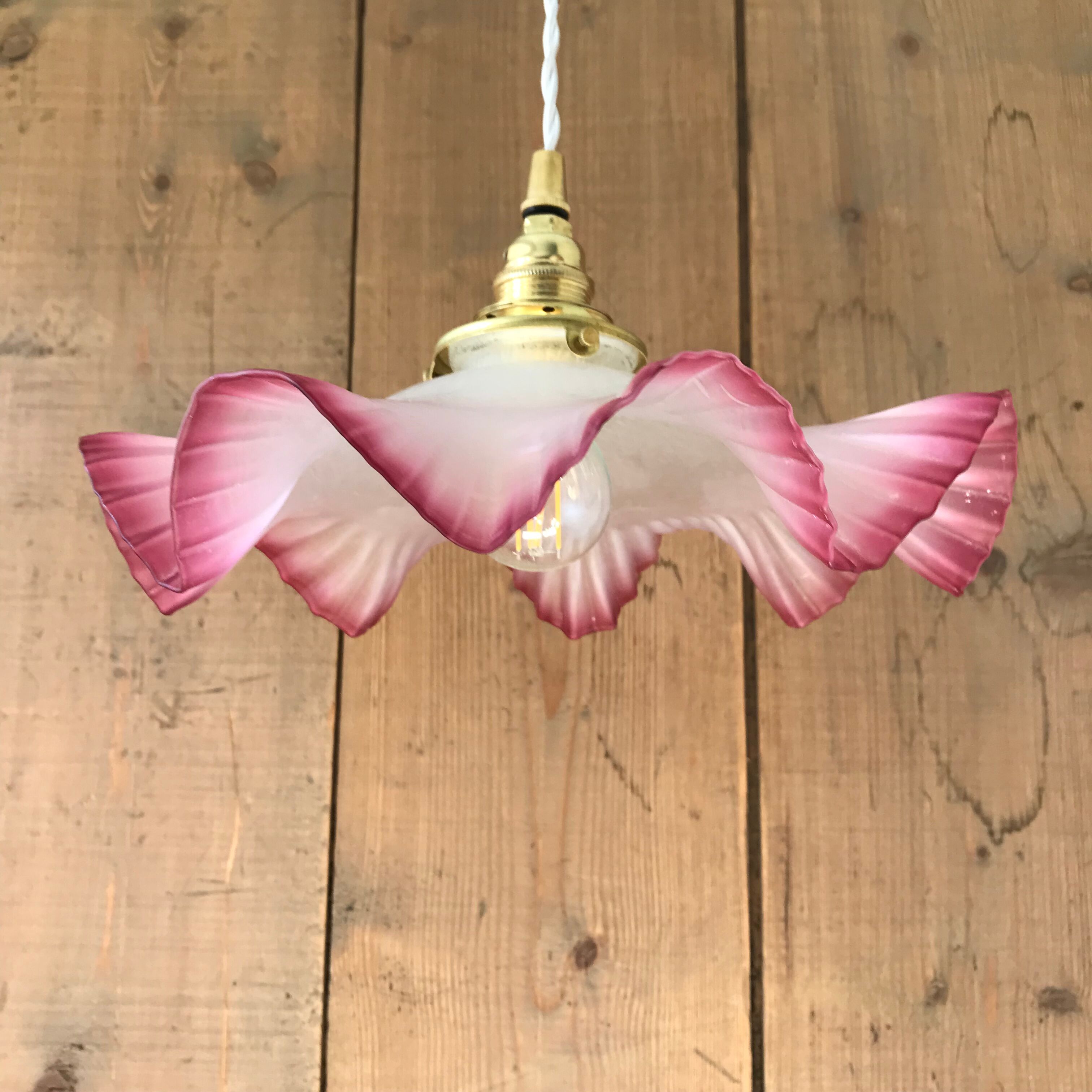 Suspension en opaline vintage 1930