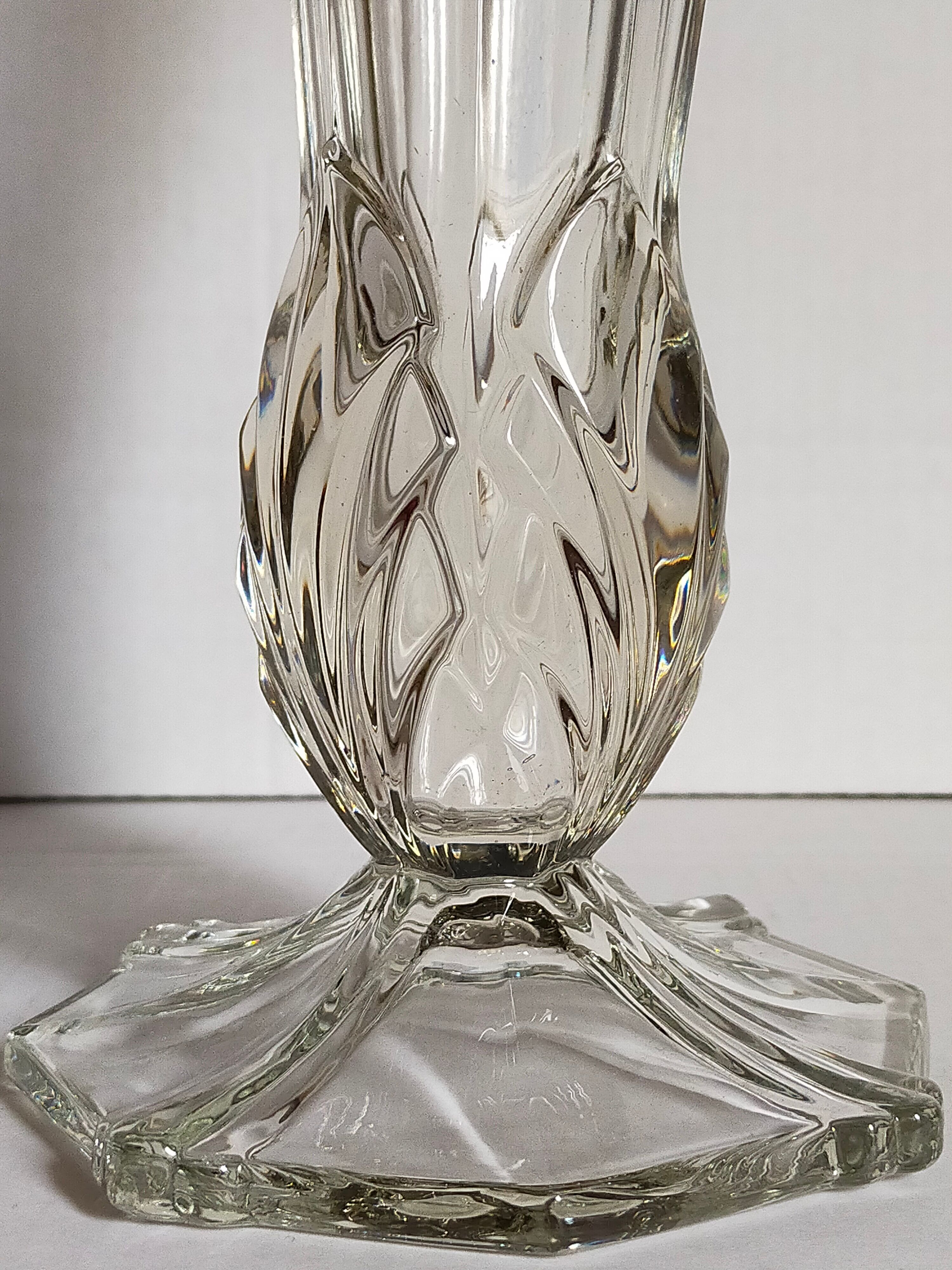 Art-Deco high foot vase in molded crystal early twentieth century