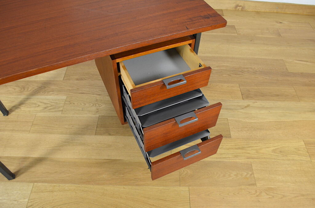 Minimalist office of Herbert Hirche Holzapfel Edition 1960