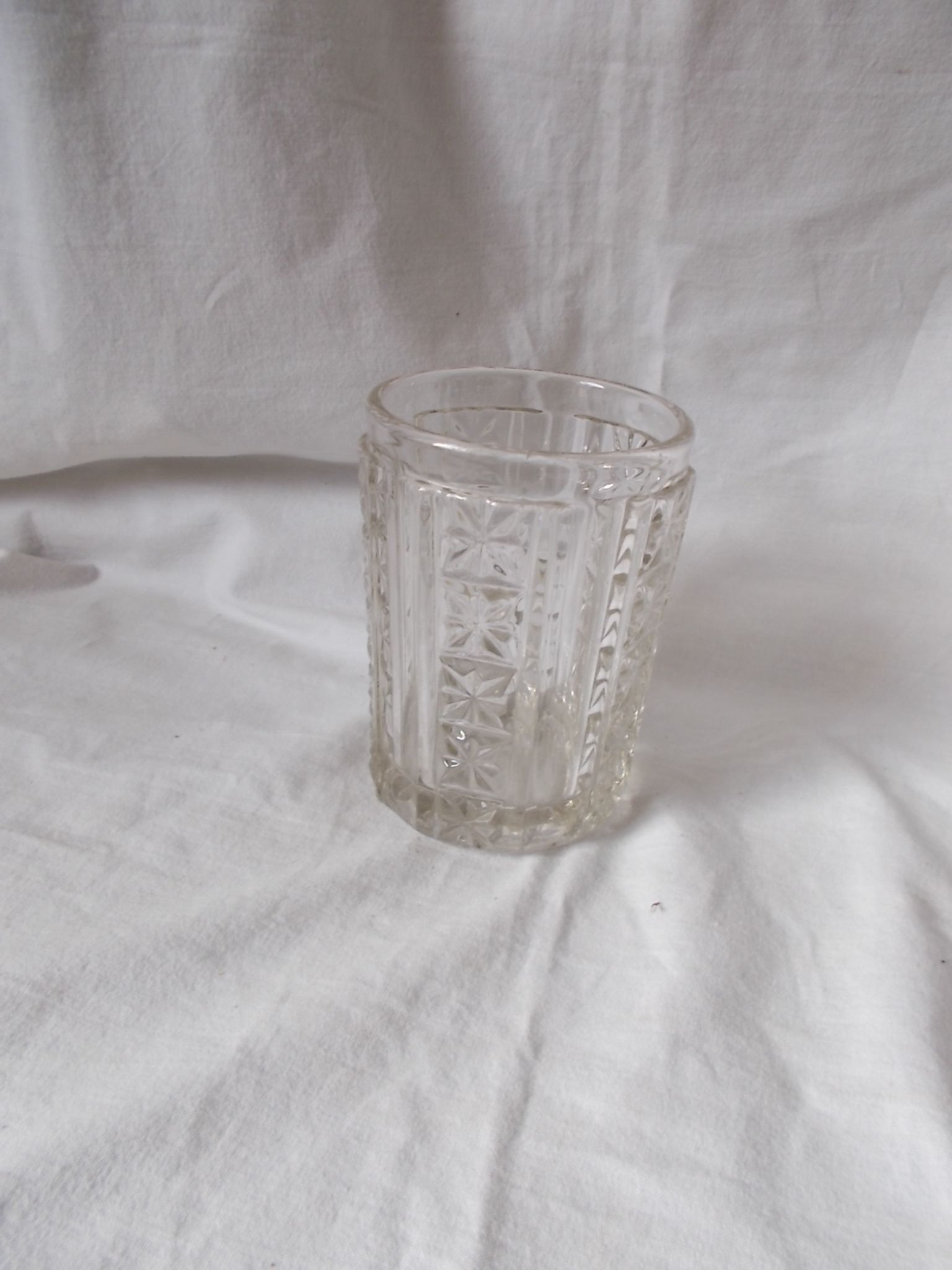 Vase verre moulé