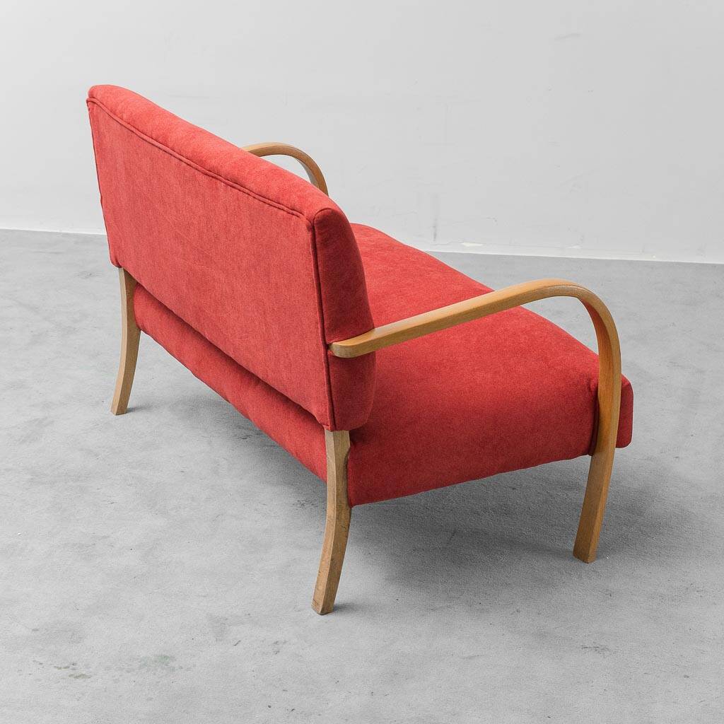 Vintage 2-seater sofa – in wood and red fabric, 1960s modernist