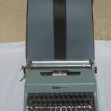 Olivetti Lettera 32 typewriter