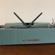 Machine à écrire olivetti lettera 32