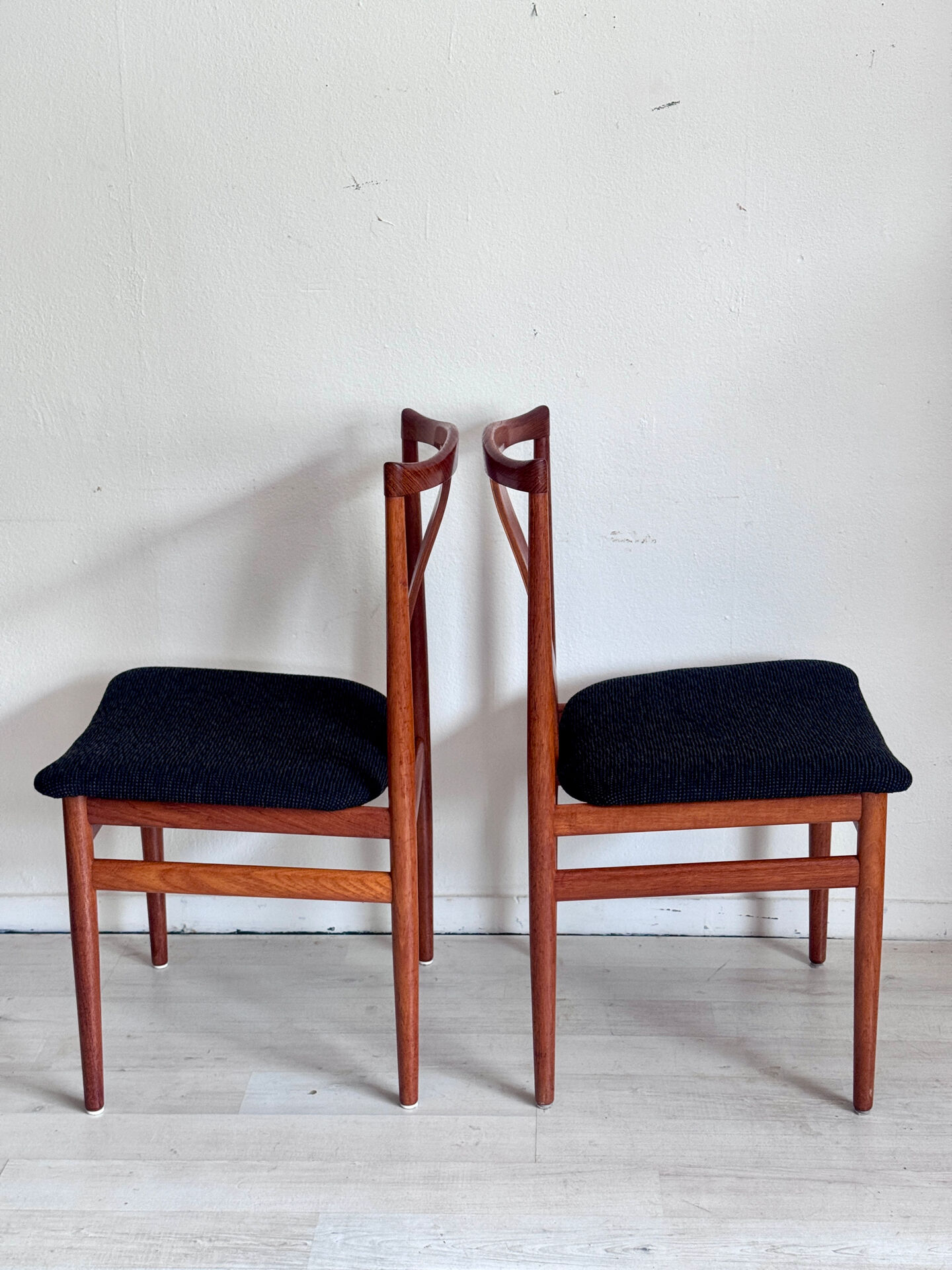 6 Danish mid-century teak chairs by Henning Sørensen for Danex from the 1960s.