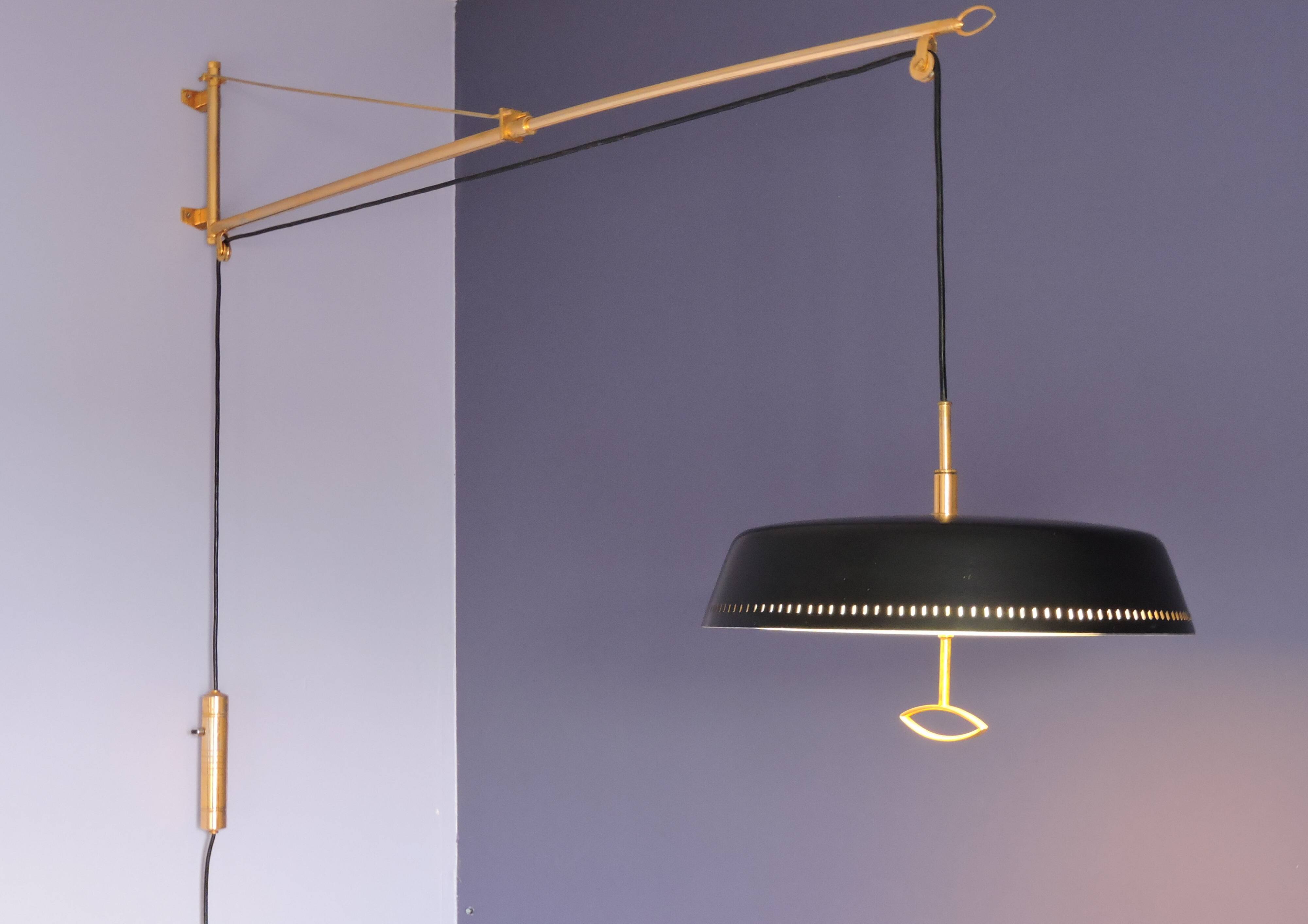 Wall lamp with telescopic counterweight Stilnovo brass