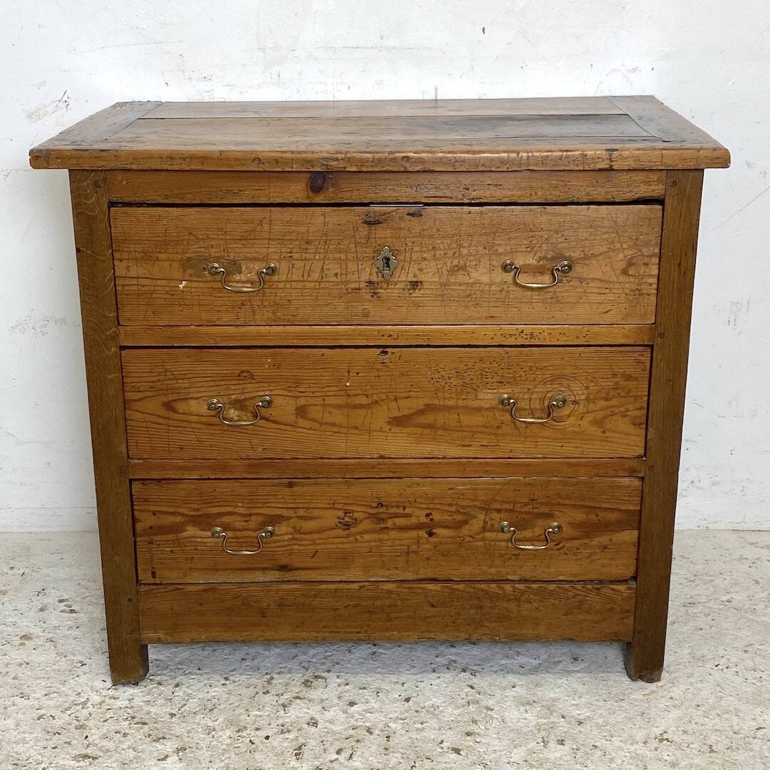 Late 19th century chest of drawers