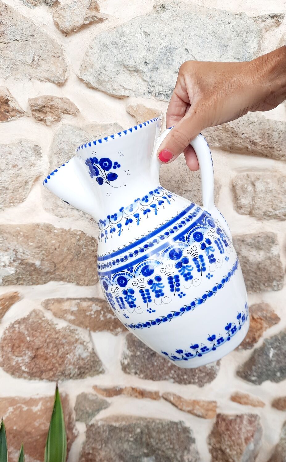 Ceramic pitcher cruz