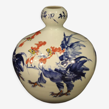 Chinese painted ceramic vase