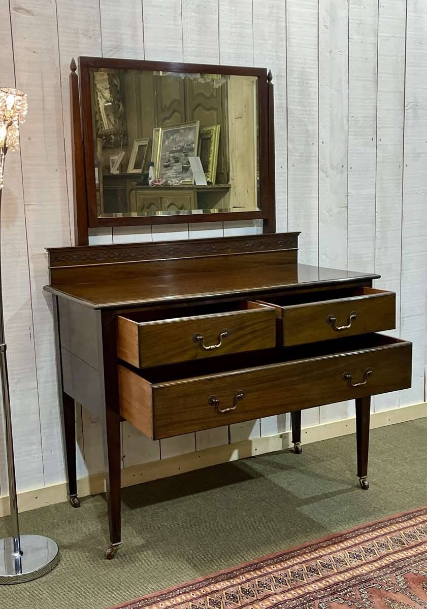 English mahogany dressing table from the early 20th century
