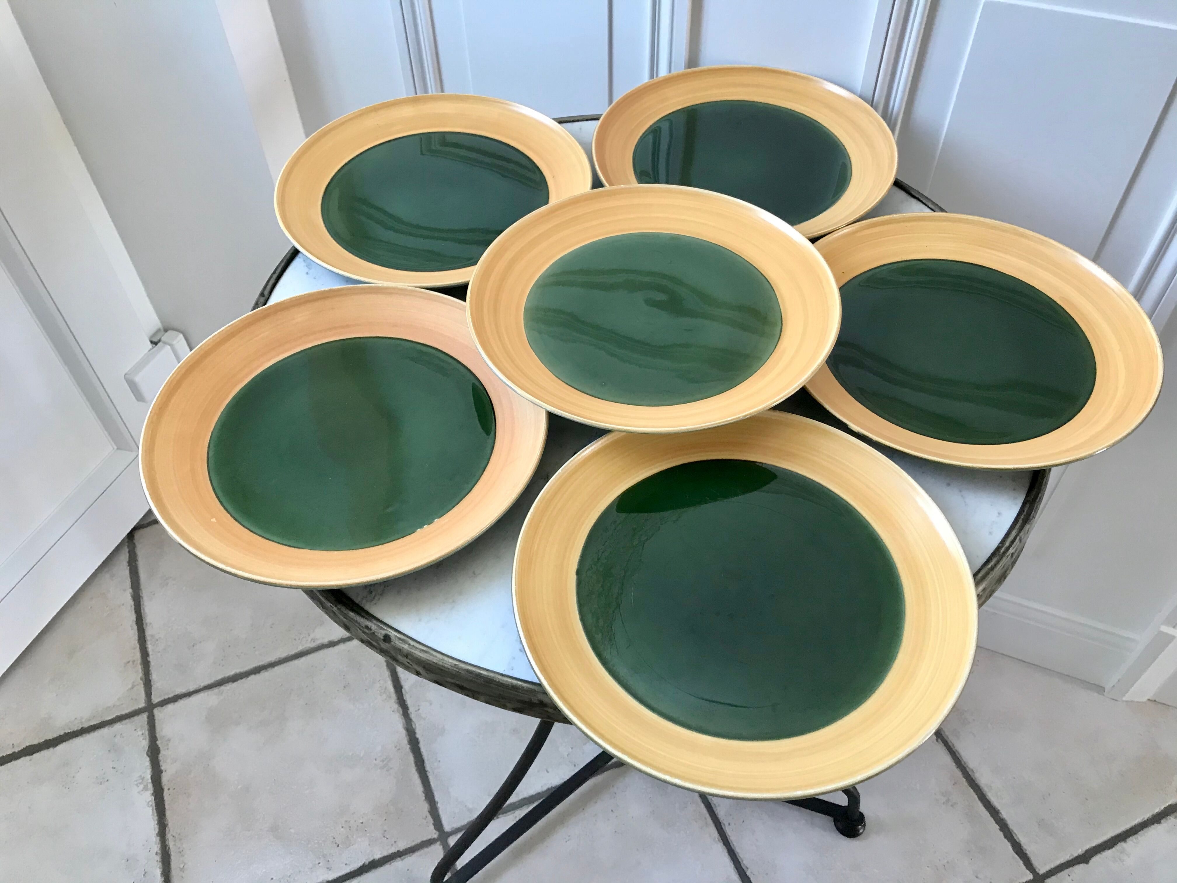 Set of 6 flat plates in green enamel ceramic salins model "capvern" years 60-70