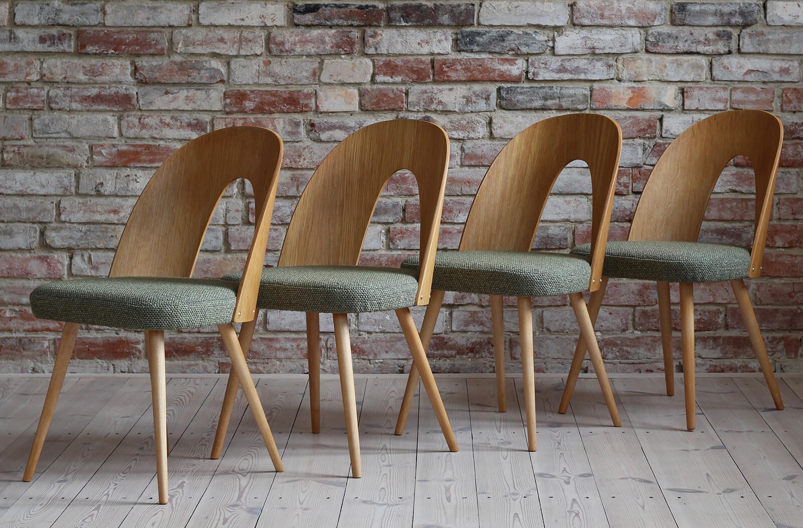 Ensemble de 6 chaises de salle à manger par Antonin Šuman