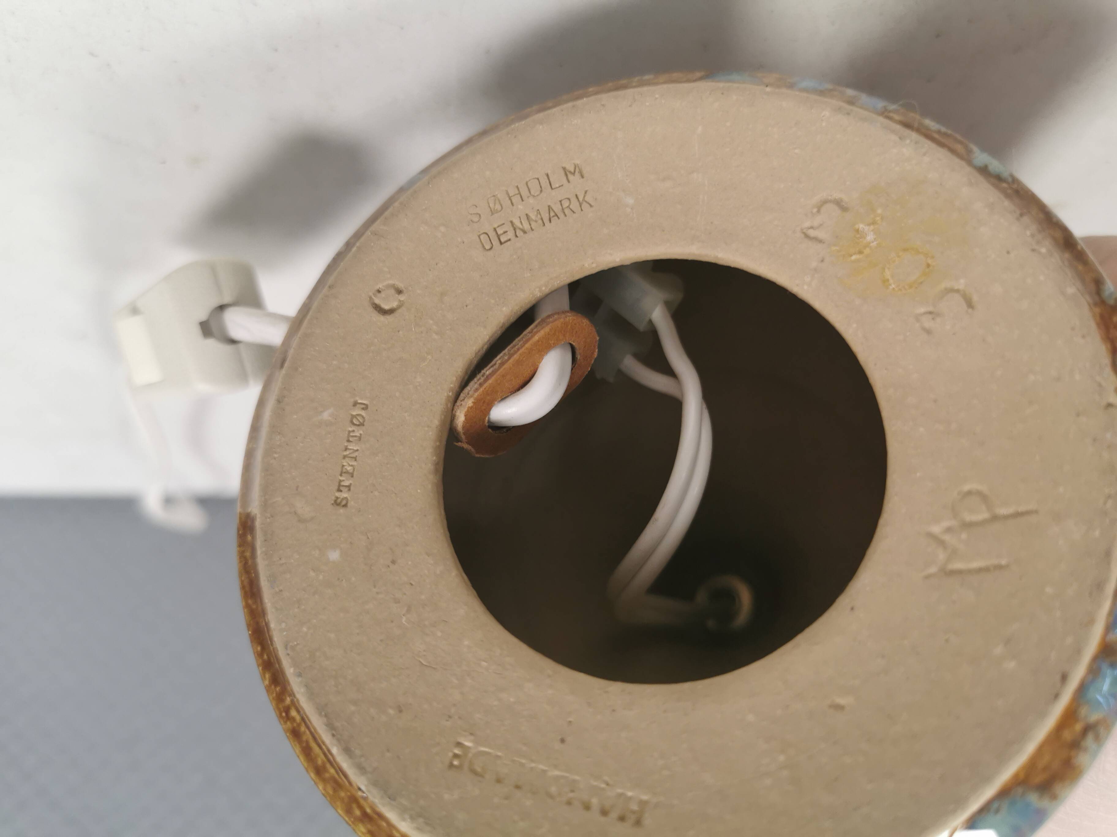 Small beautiful table lamp from Danish Søholm, 1960s. By Maria Philippi.