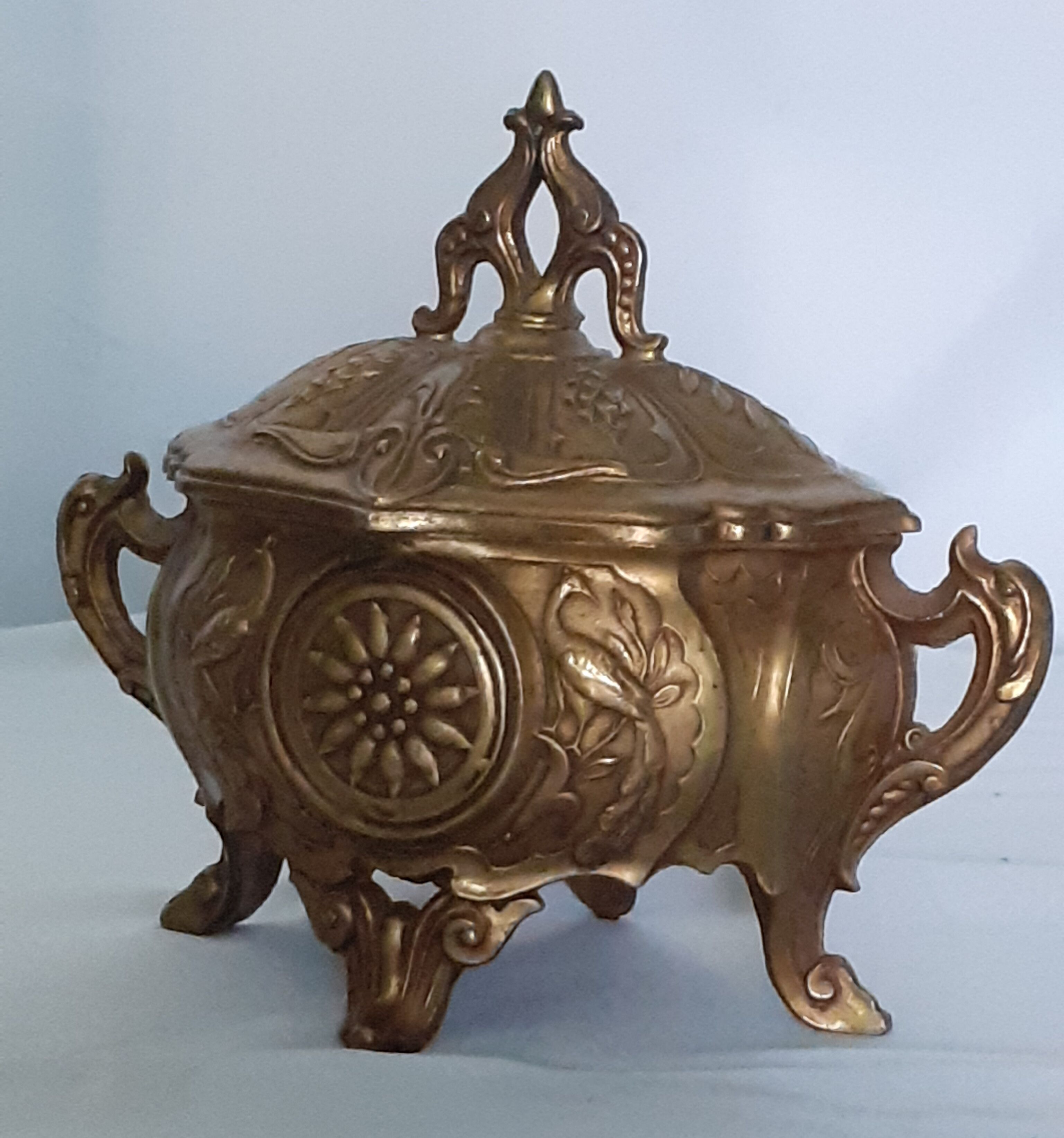 Former jewelry box style Louis XV