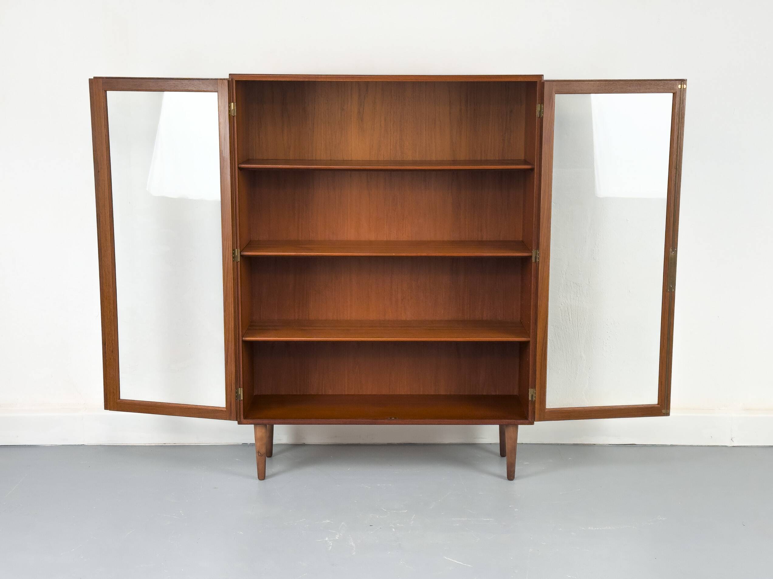 Danish Display Case in Teak by Børge Mogensen for Søborg Møbelfabrik, 1960s