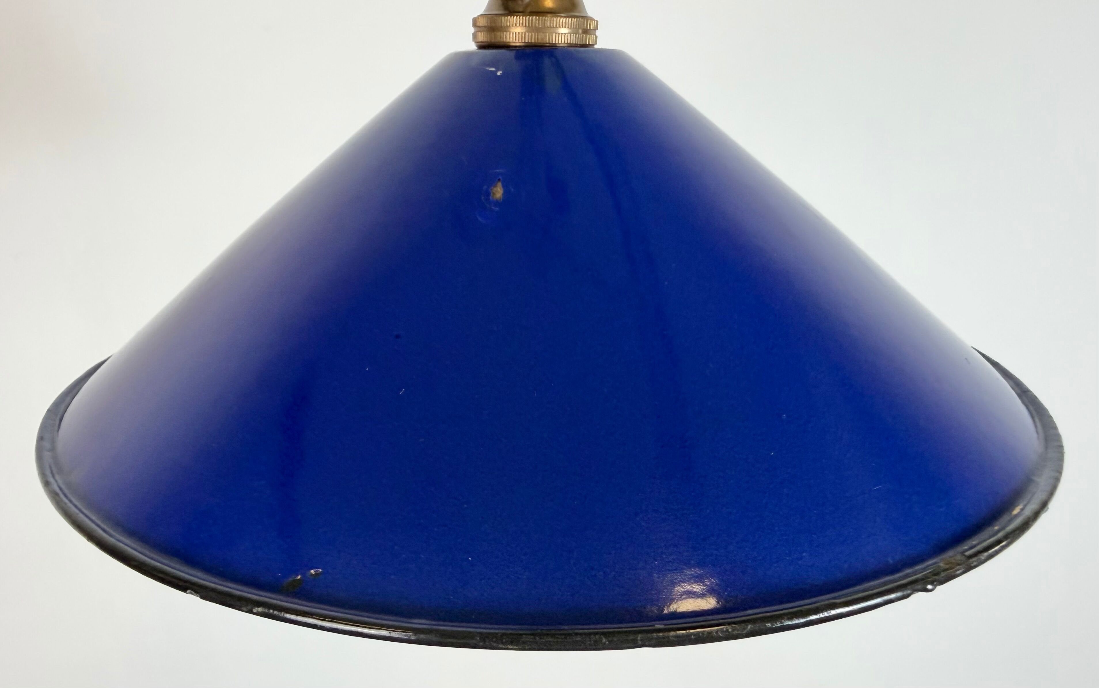 Suspension industrielle en émail bleu cobalt, années 1950