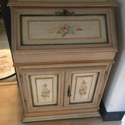 Secrétaire en pin, bois peint à motifs de fleurs