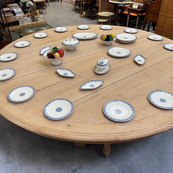 Table ronde en chêne brut - Table de banquet sablée