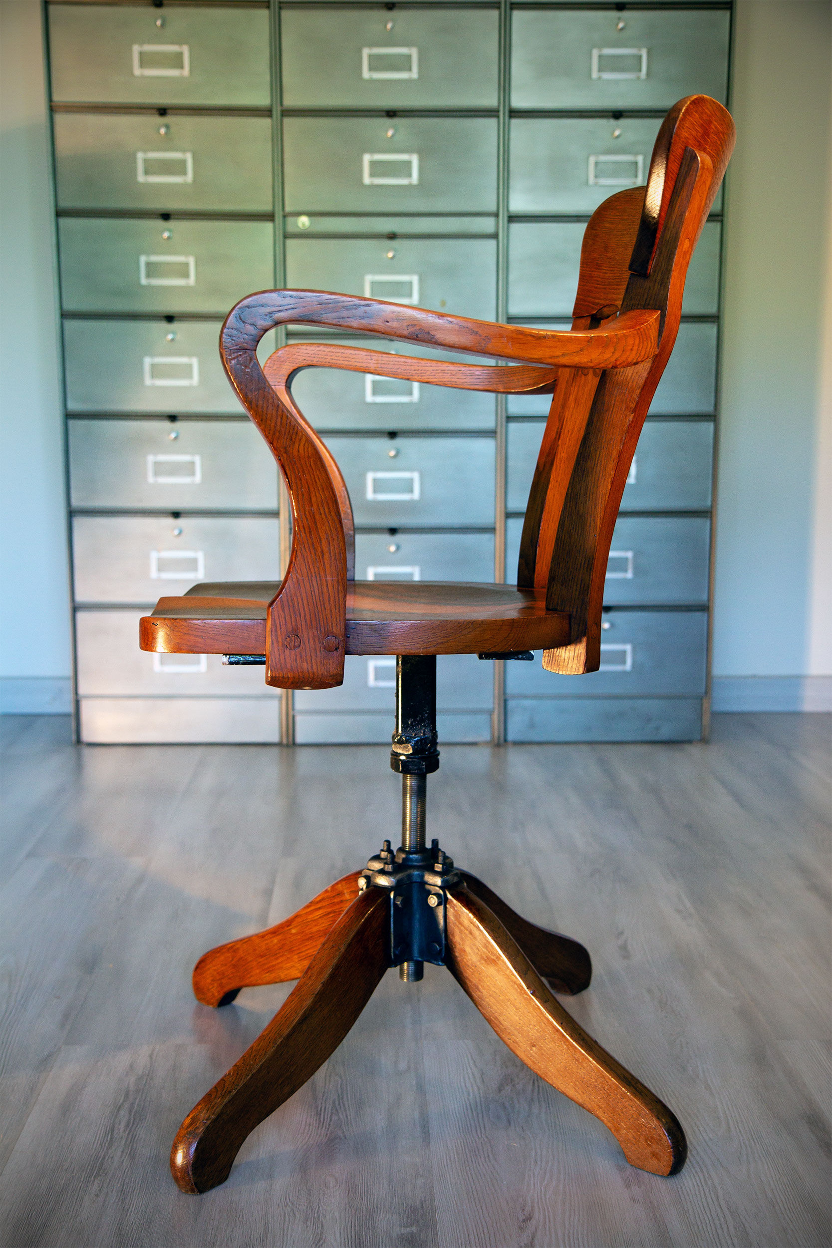 American armchair year 30, adjustable