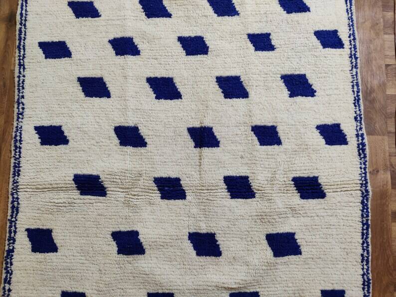 Traditional blue and white blessed Ouraine rug, size 100 x 200 cm