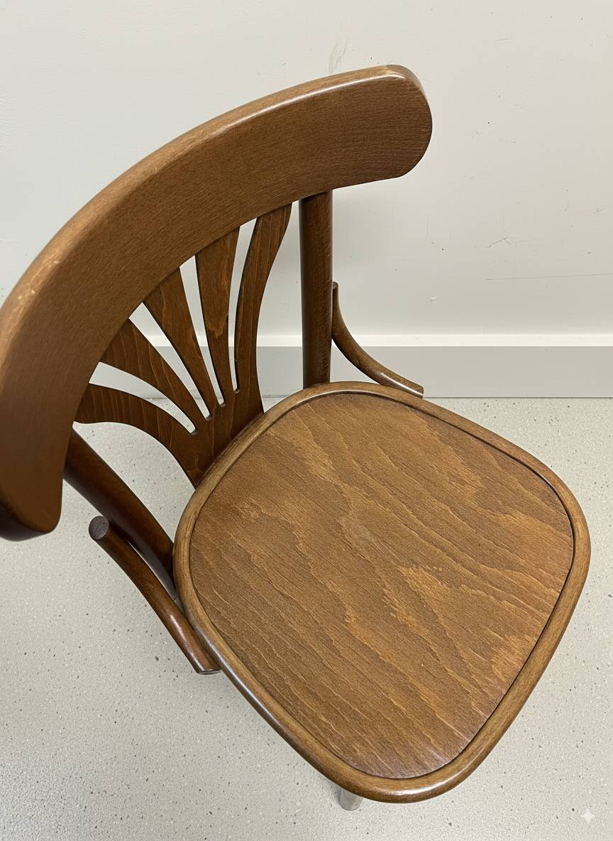 Oak palmette bistro chair