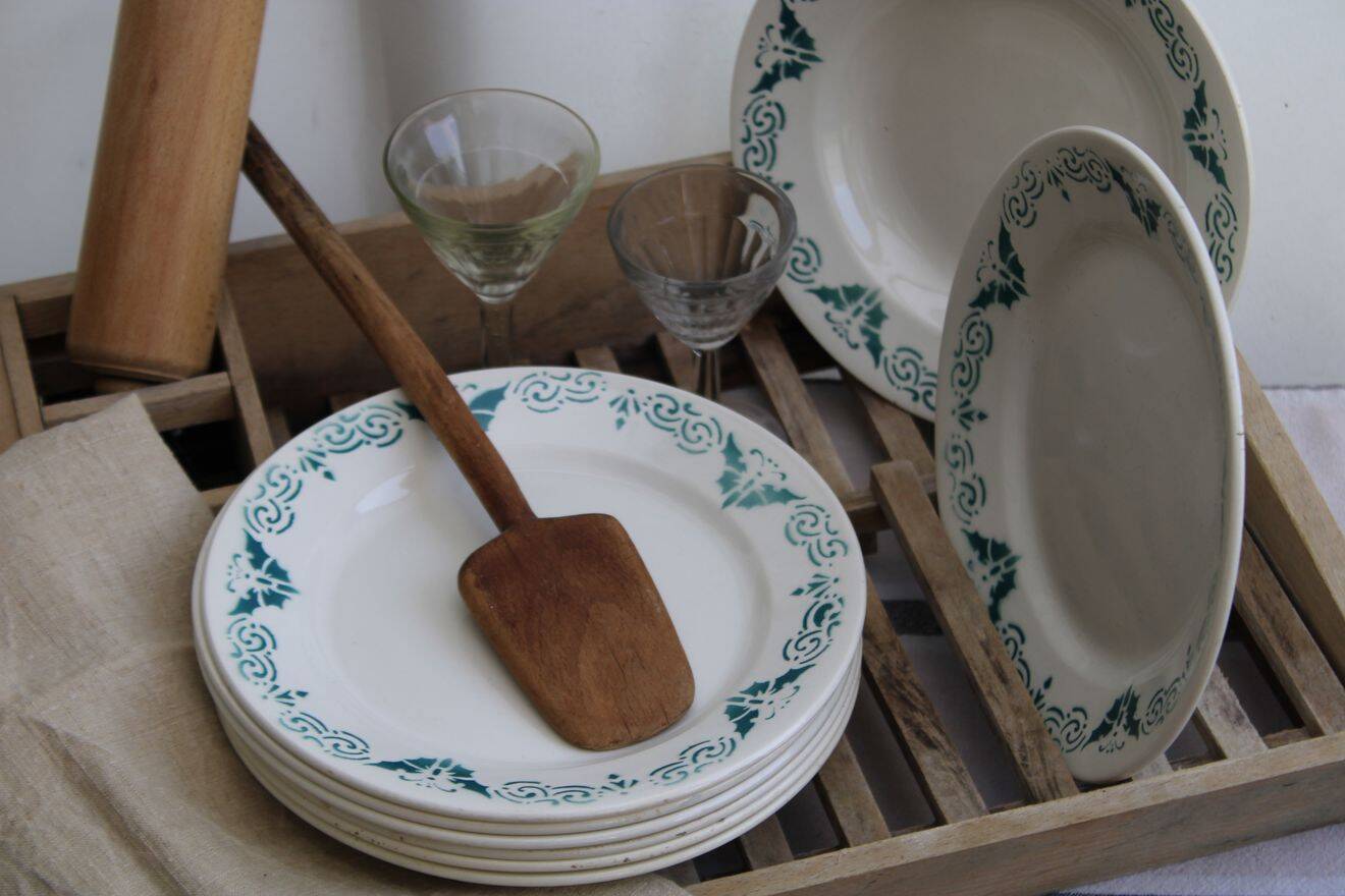 set of 8 ceramic plates "butterflies"