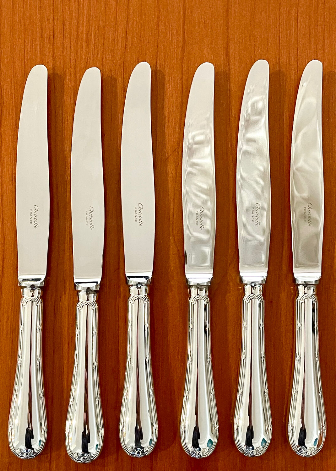 Christofle crossed ribbons, cutlery set for 6 people in new condition, 24 pieces.