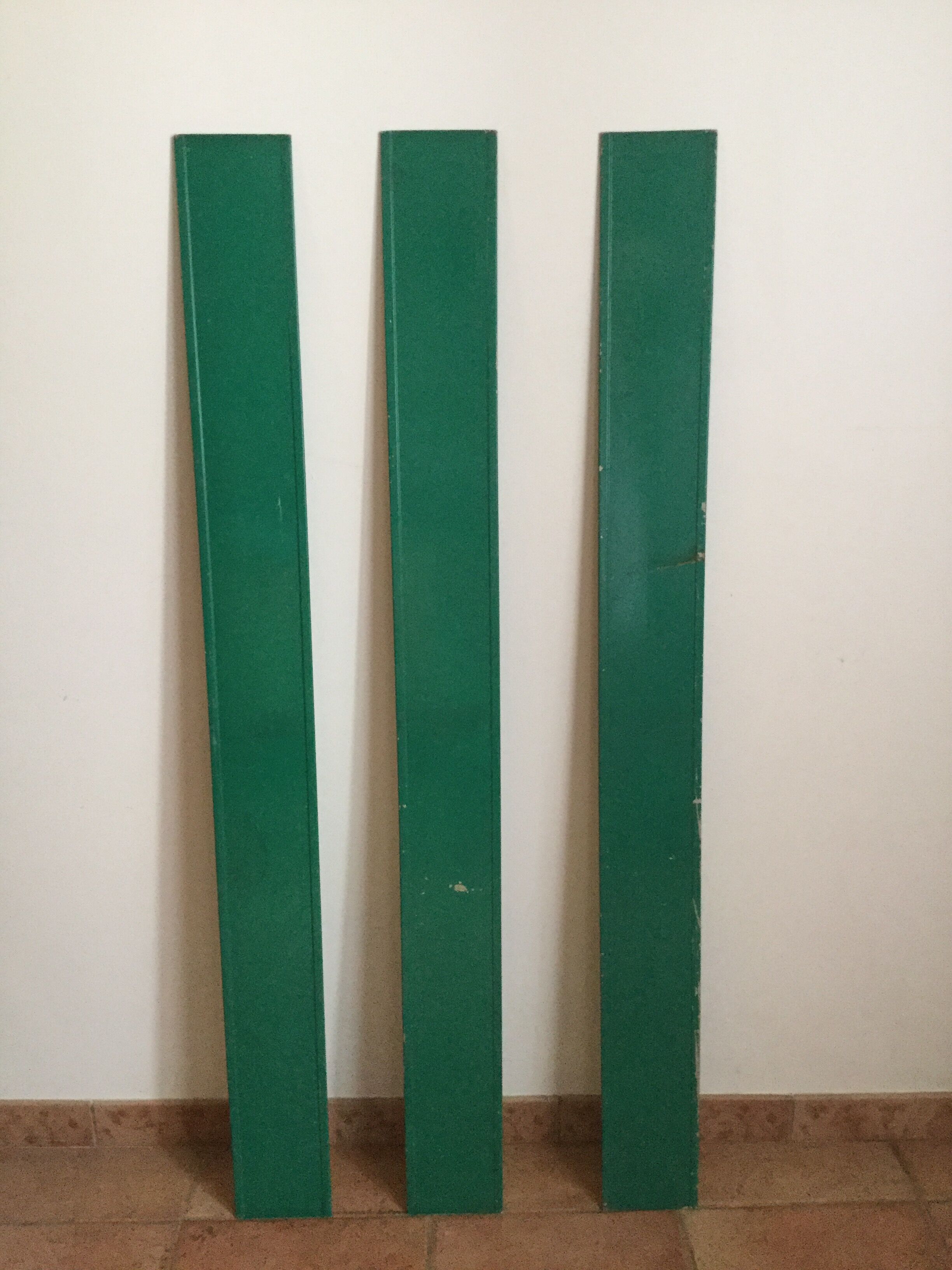 Plates vintage parisian bus signage