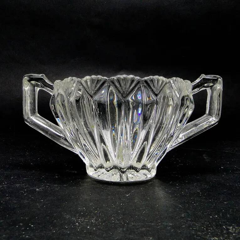 Bol à sucre au nouveau look postmoderne, en verre transparent pressé, Huta Hortensja, Pologne, années 1970.