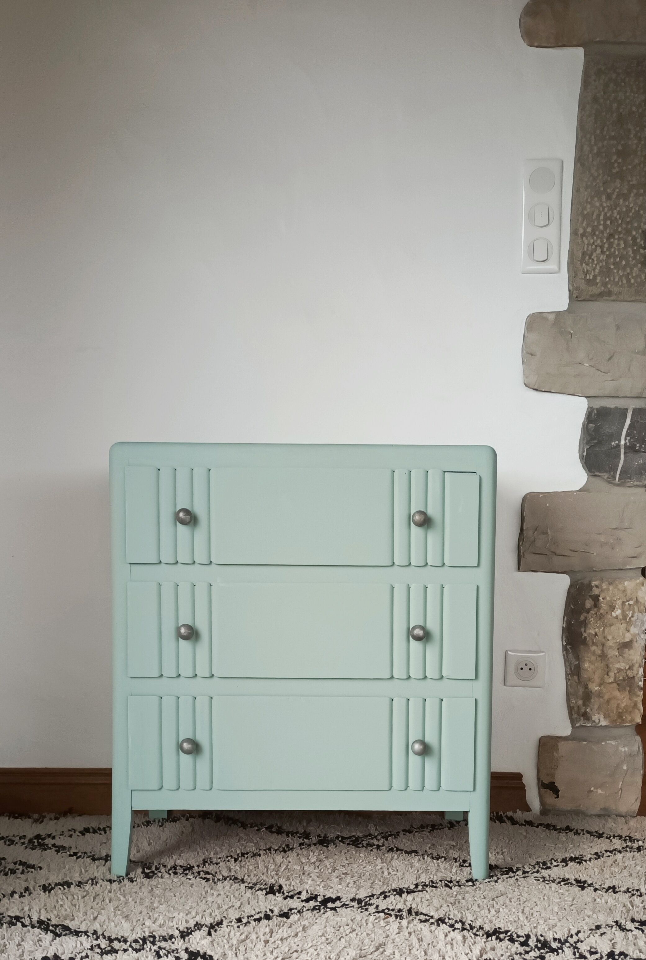 Vintage chest of drawers