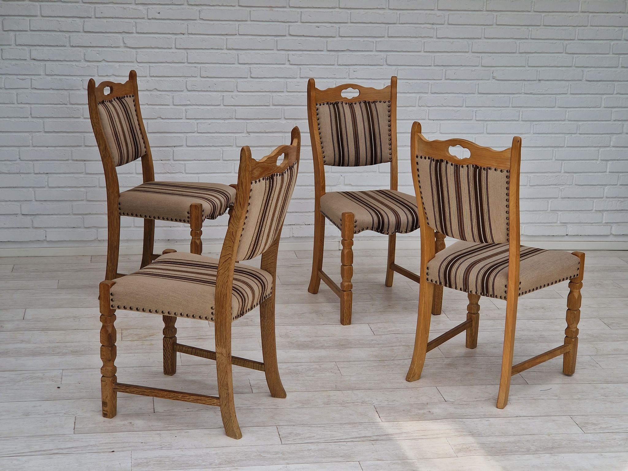 Danish dinning set of table and four chairs in oak and wool.