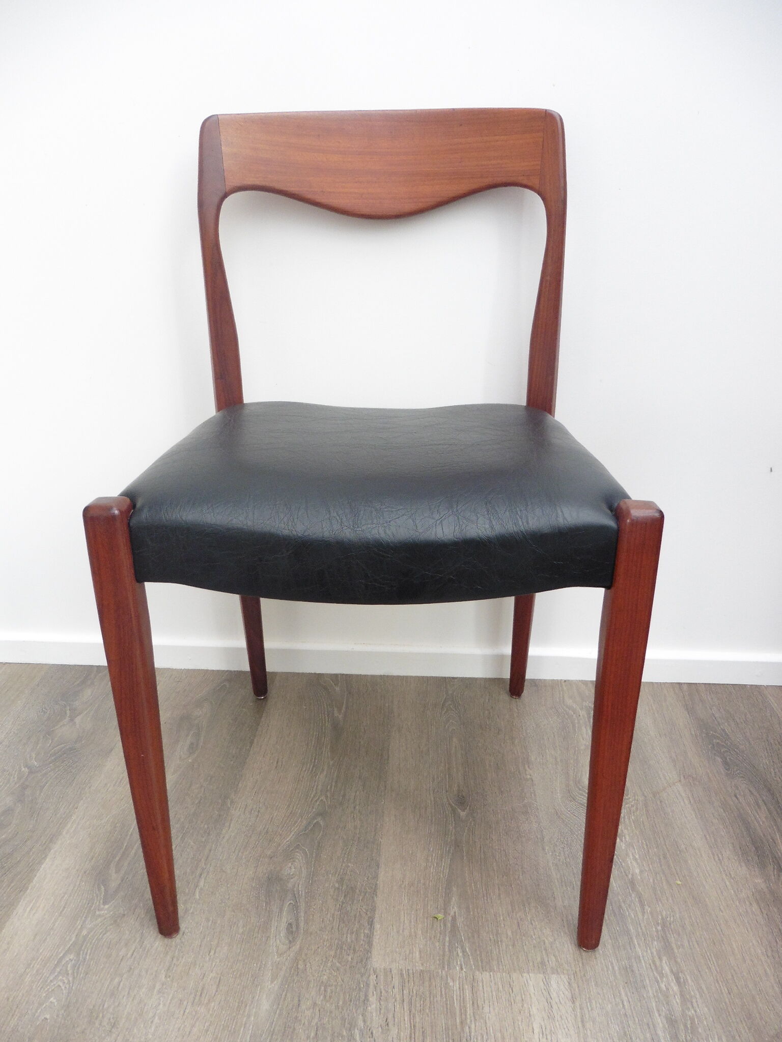 Pair of chairs Niels Otto Møller