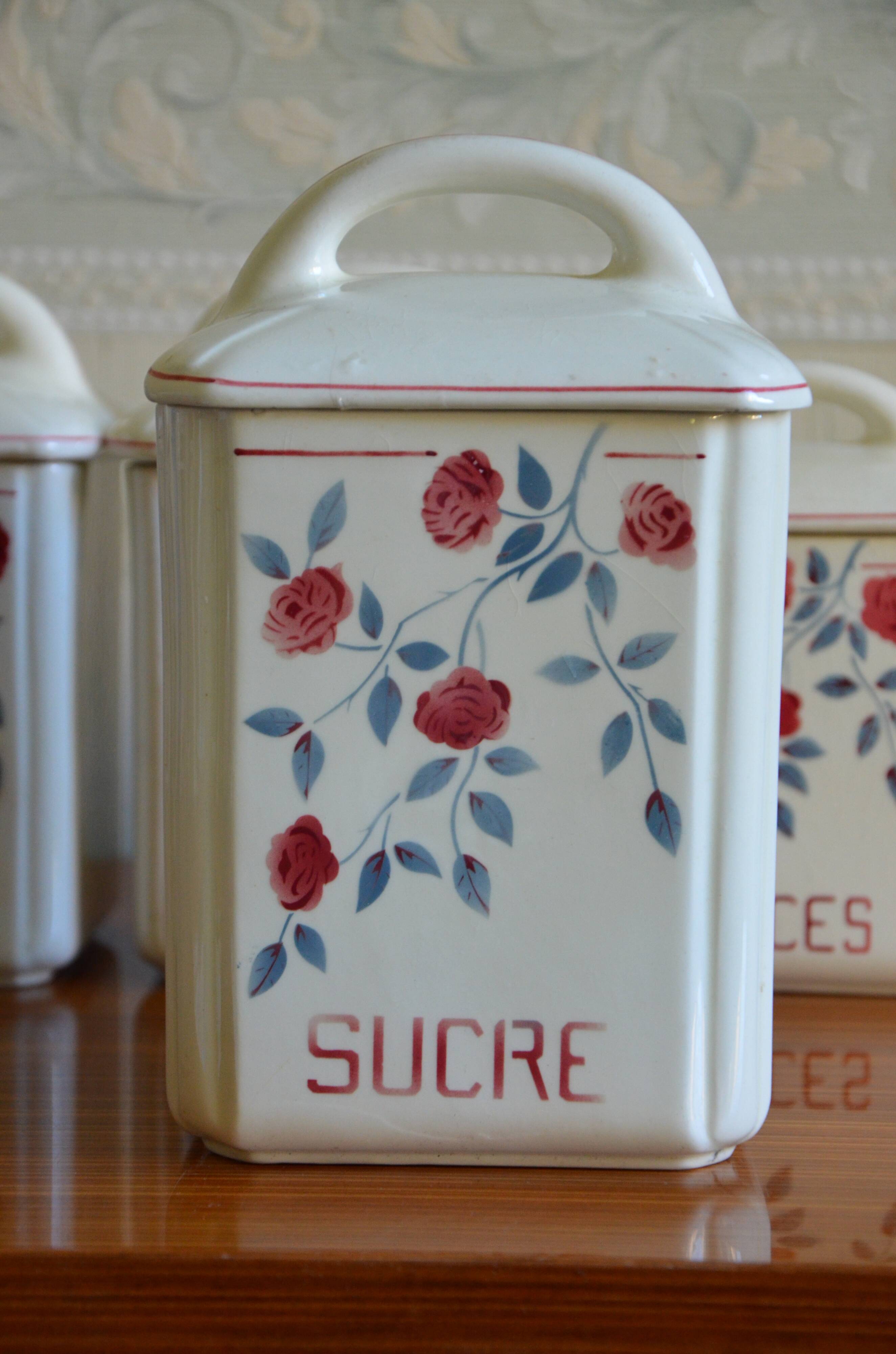 Lot of 6 porcelain spice jar