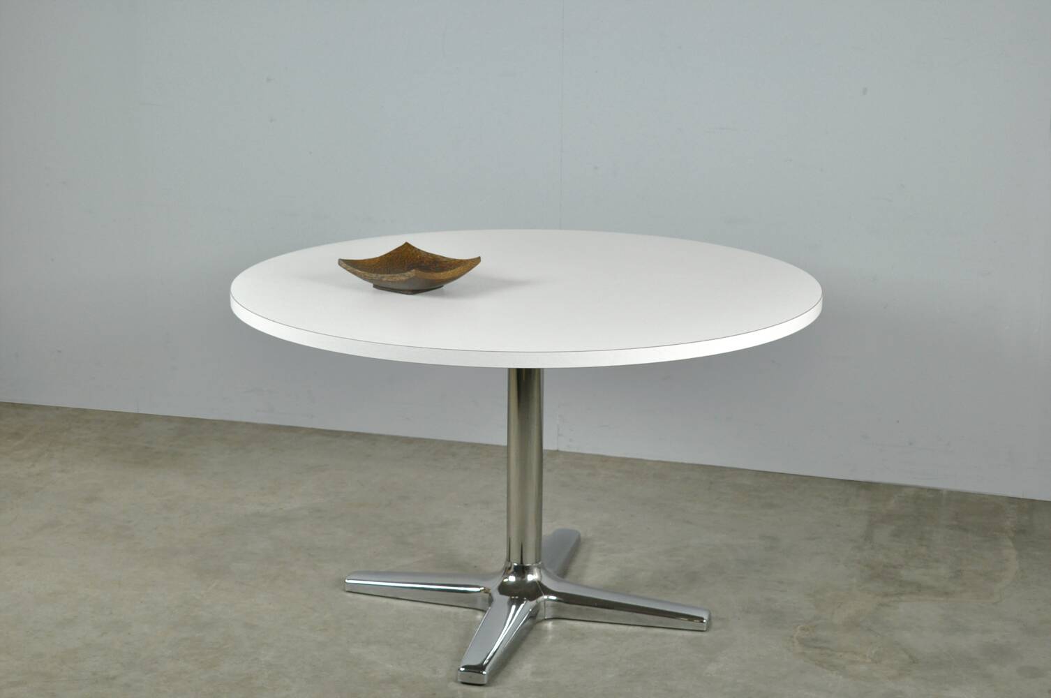 Modern vintage dining table with chrome star base by pastoe, 1970s