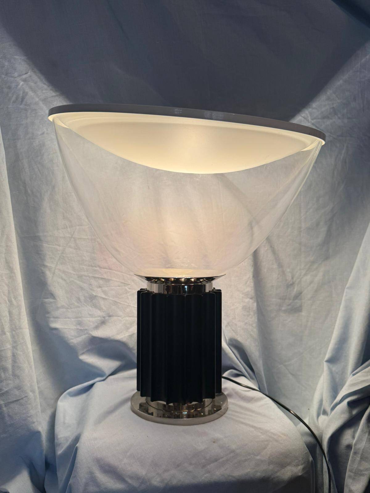 Lampe taccia - flos | design achille & pier giacomo castiglioni