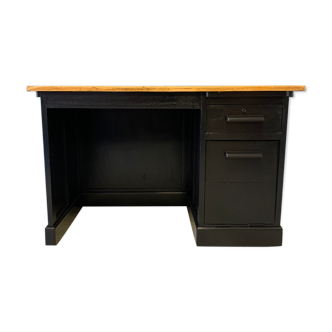 Desk of Postof the 1950s