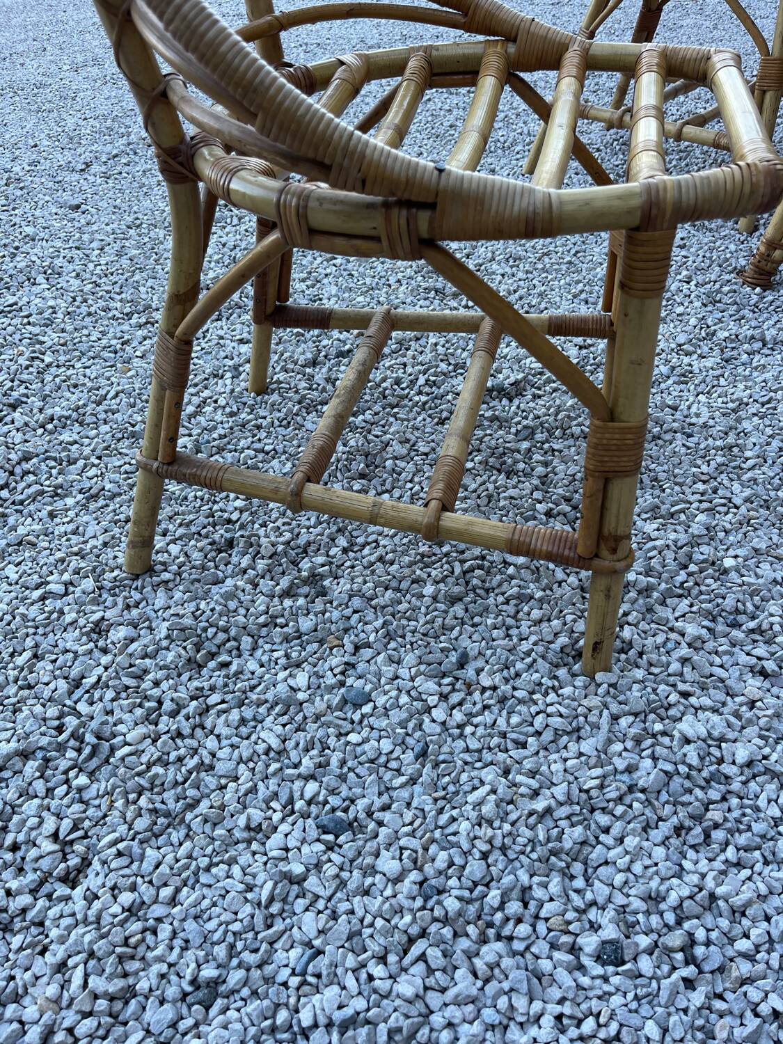 Table et 4 chaises en rotin, 1960-1970