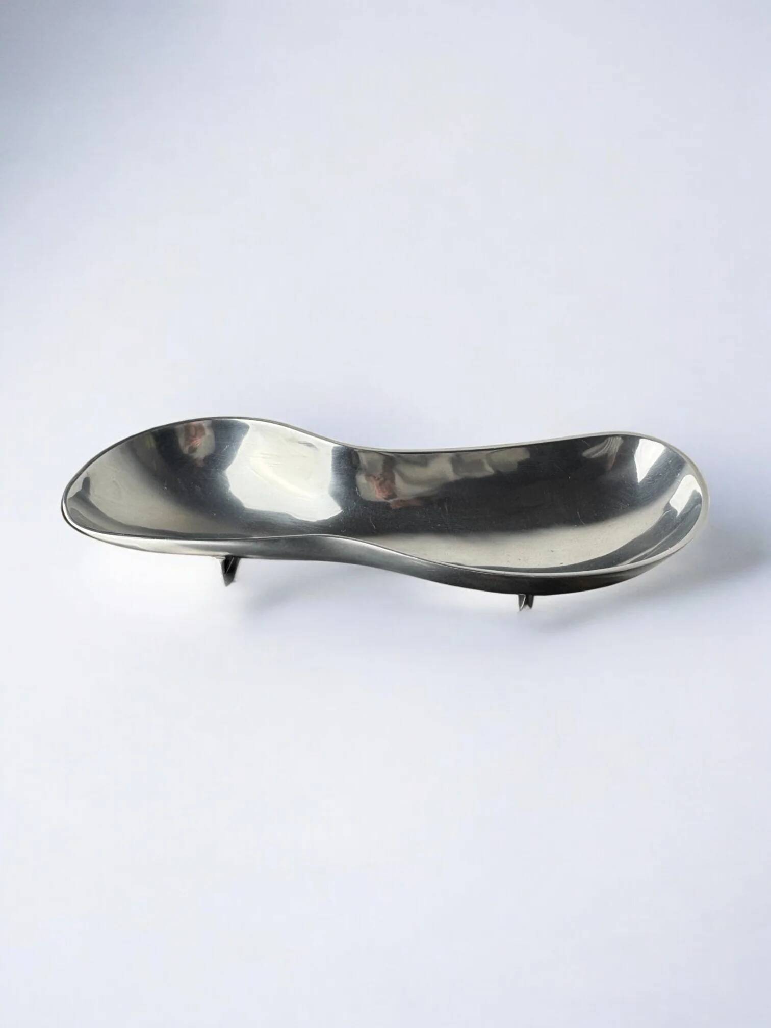 Centre de table biomorphique, aluminium massif, Espagne, années 1980
