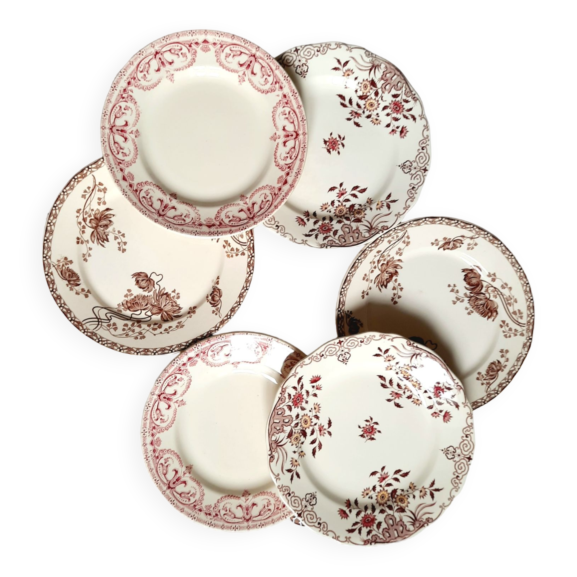 Assiettes plates anciennes dépareillées en faïence terre de fer