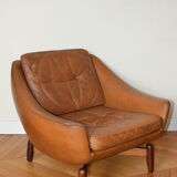 Fauteuil Scandinave en cuir patiné camel