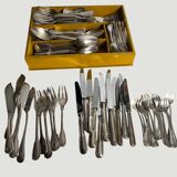 Important lot of 118 pieces of silver-plated metal cutlery by Ercuis, Christofle 20th century.