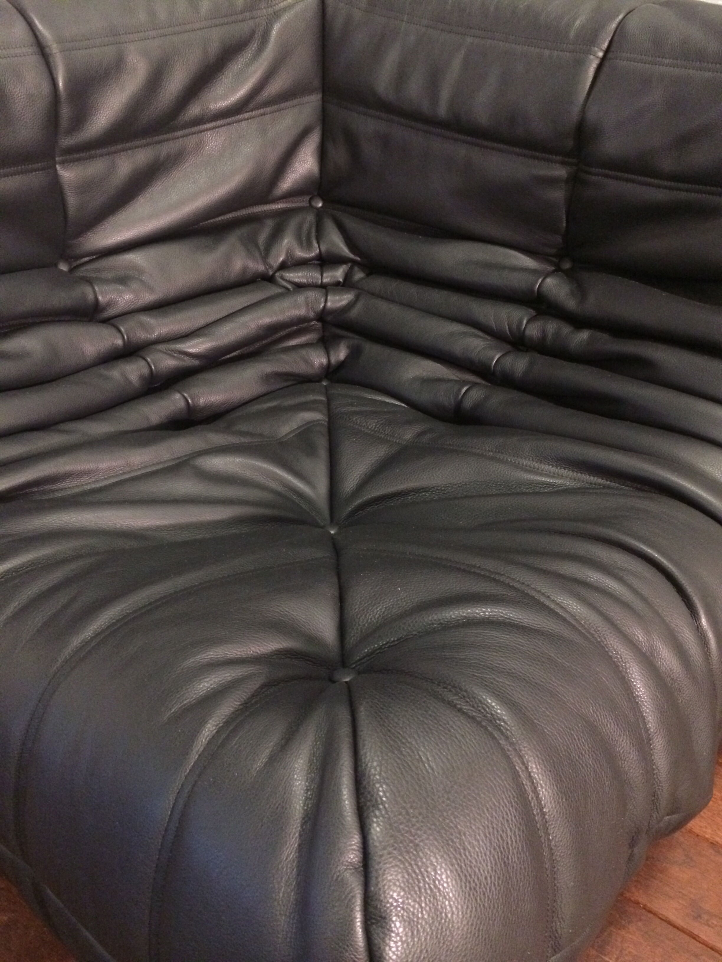 Togo corner chair model designed by Michel Ducaroy 1973