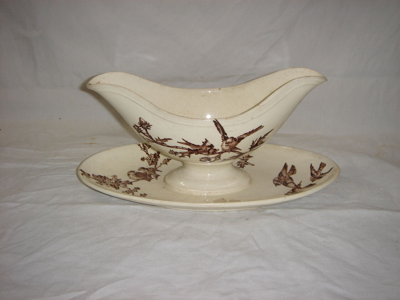 Gravy boat