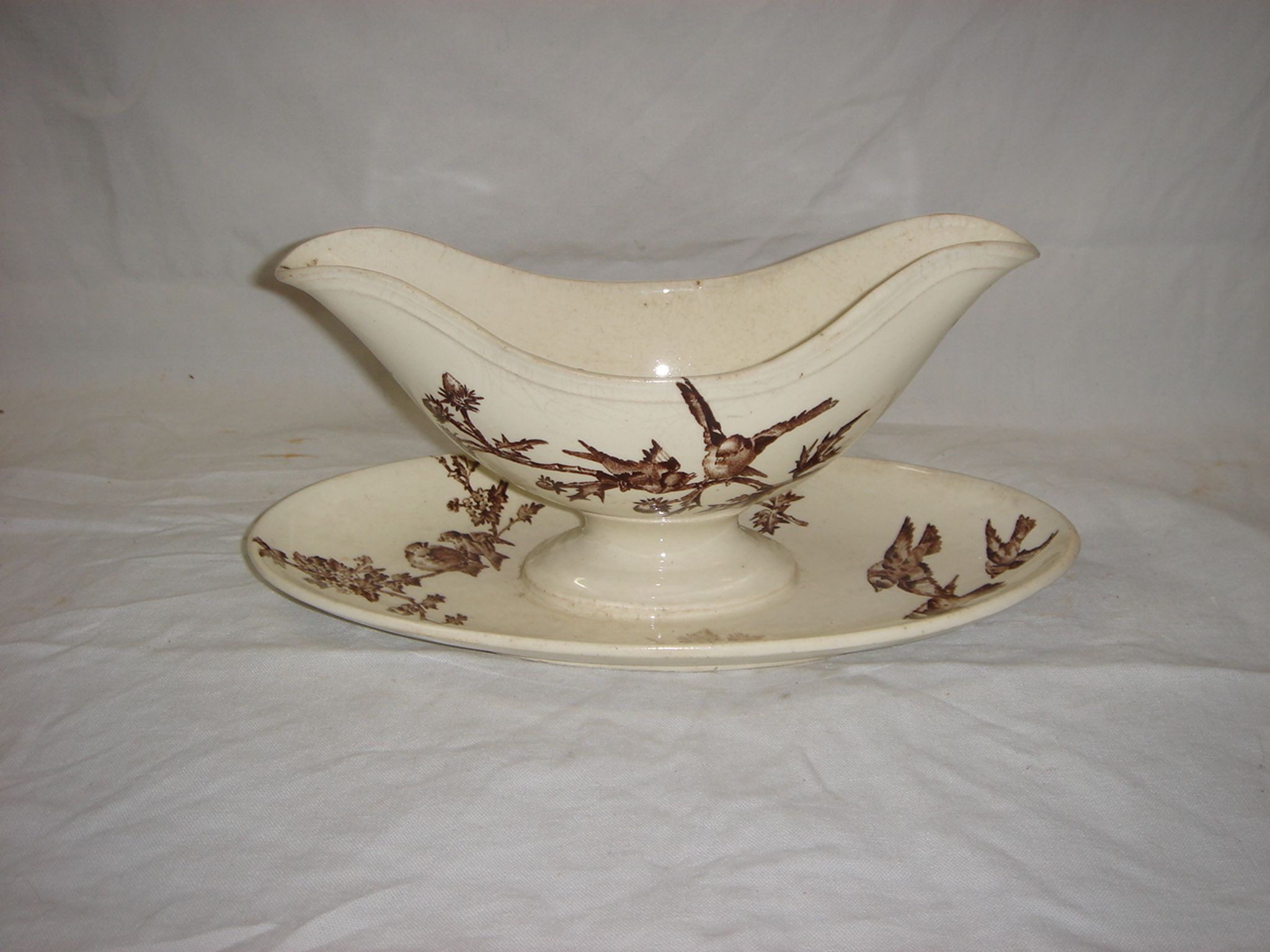 Saucière en faience montereau modèle chardonneret