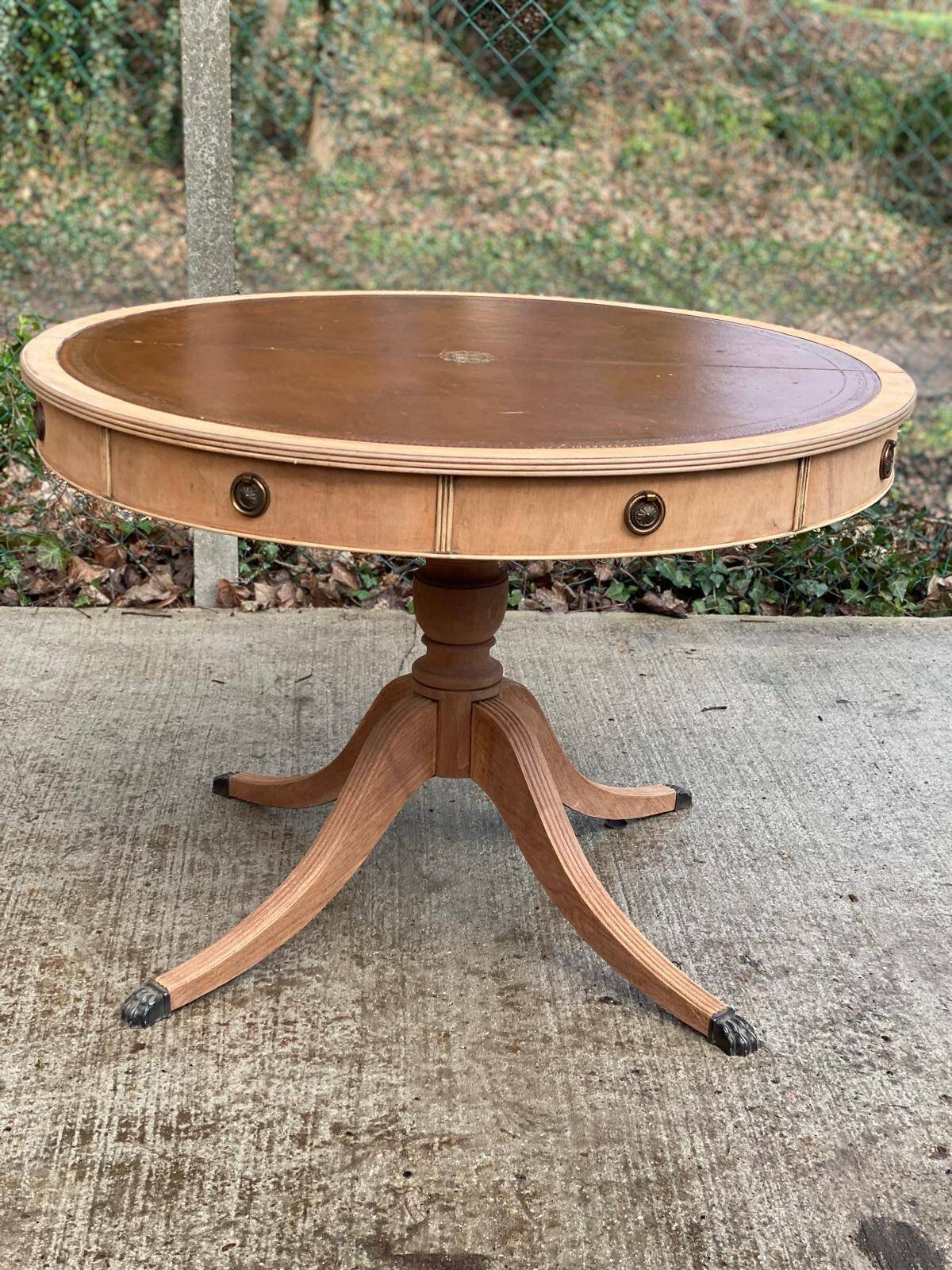 Round extendable table in Empire style, renovated with Bordeaux leather and raw wood, 168cm.