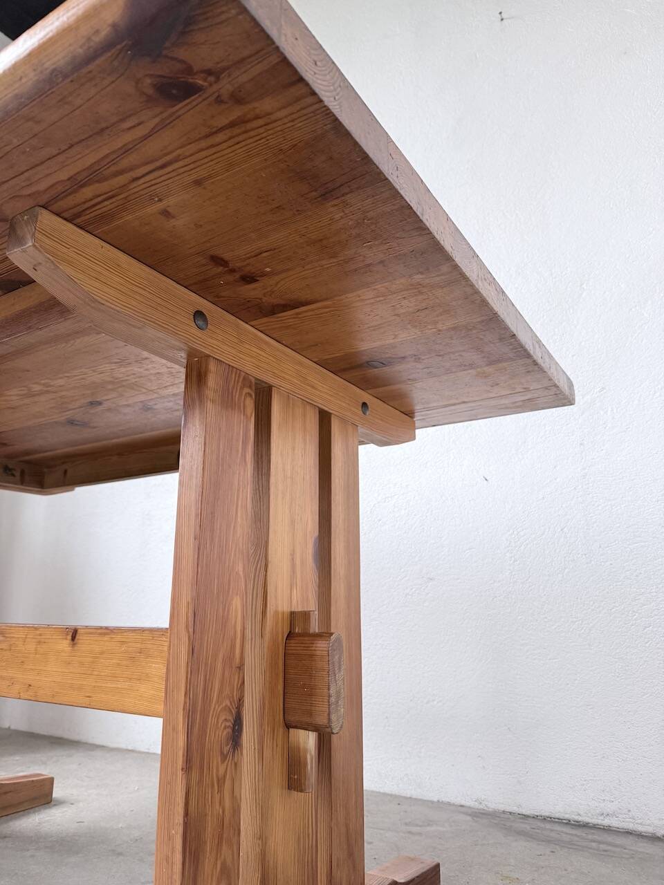 Mountain furniture table made of solid pine