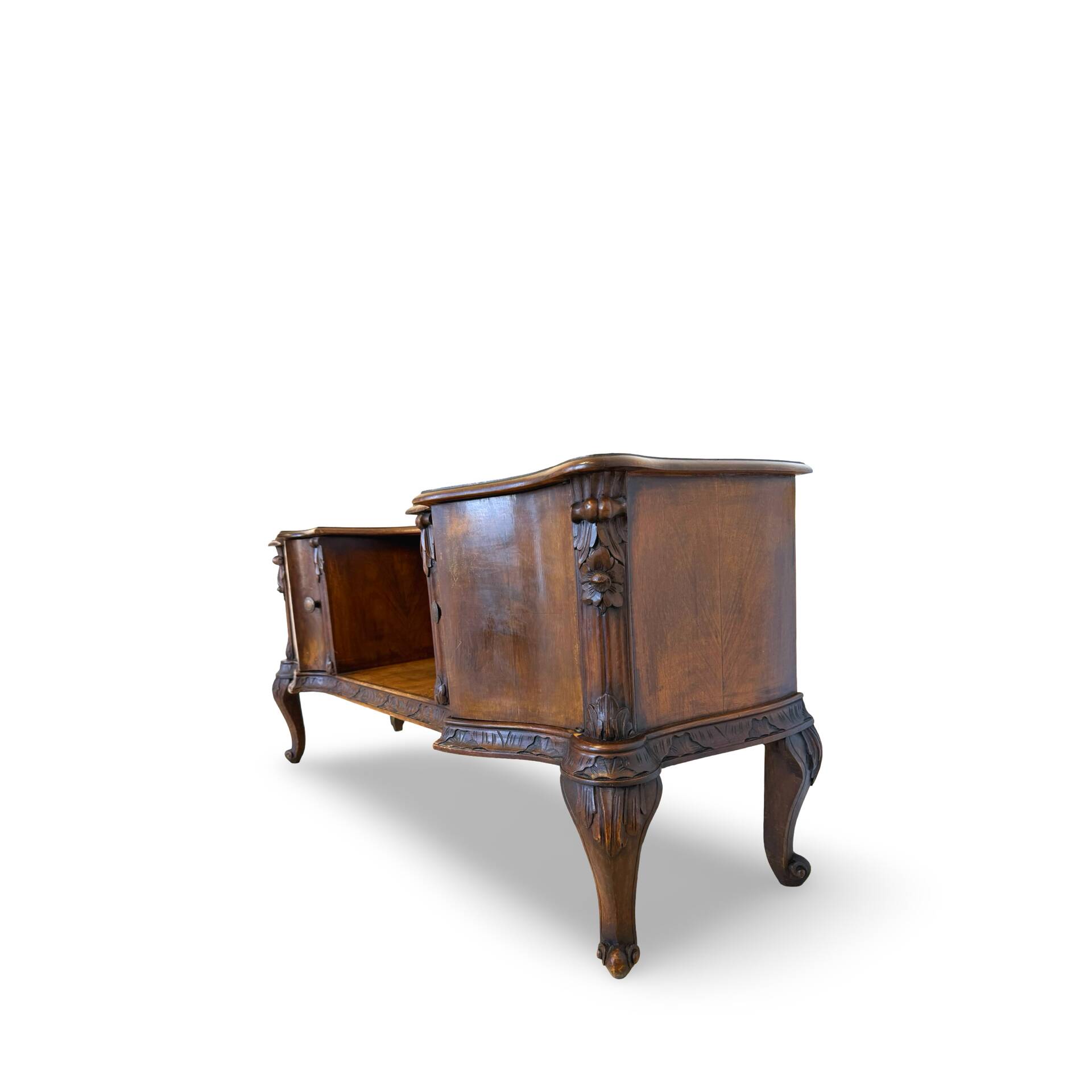Italian console/petinus from the 1930s.
